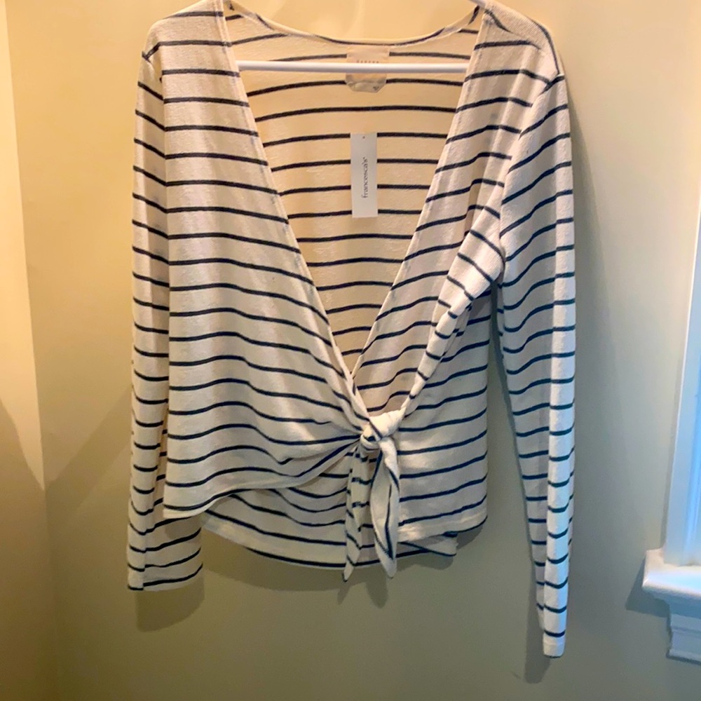 ✅NWT- HARPER women’s shirt. Size LARGE. cream with dark green stripe. knot@waist